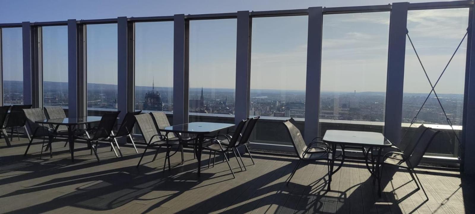 Urban Elite Private 2 Person Jacuzzi Hanza Tower *